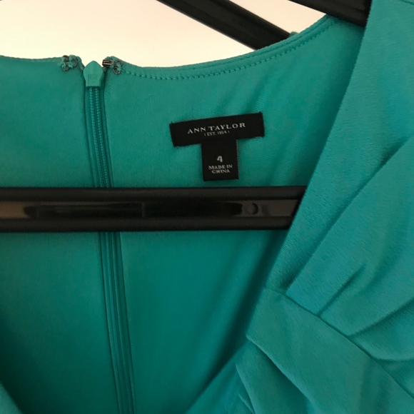 Dresses - Picture 2 of 3